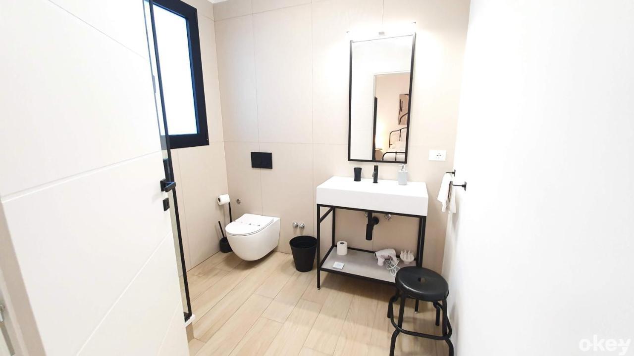 Hotel Dimora Beluga - Bari Centro Zewnętrze zdjęcie